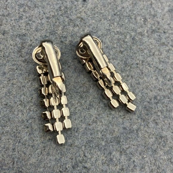 Fantasies Clip On Earrings Rhinestone Silver Dangle Retro Vintage Bling Glam - Picture 4 of 5